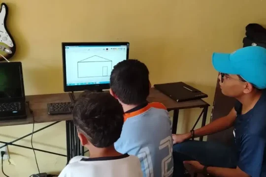 Centro Formativo DRIM impulsa la alfabetización digital con un nuevo taller de computación