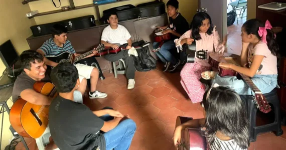 DRIM International impulsa el talento juvenil con taller de música gratuito