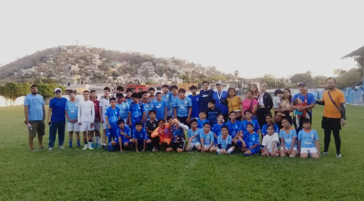 Centro Formativo DRIM presenta nuevo uniforme conmemorativo por su décimo aniversario
