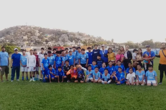 Centro Formativo DRIM presenta nuevo uniforme conmemorativo por su décimo aniversario