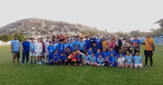 Centro Formativo DRIM presenta nuevo uniforme conmemorativo por su décimo aniversario